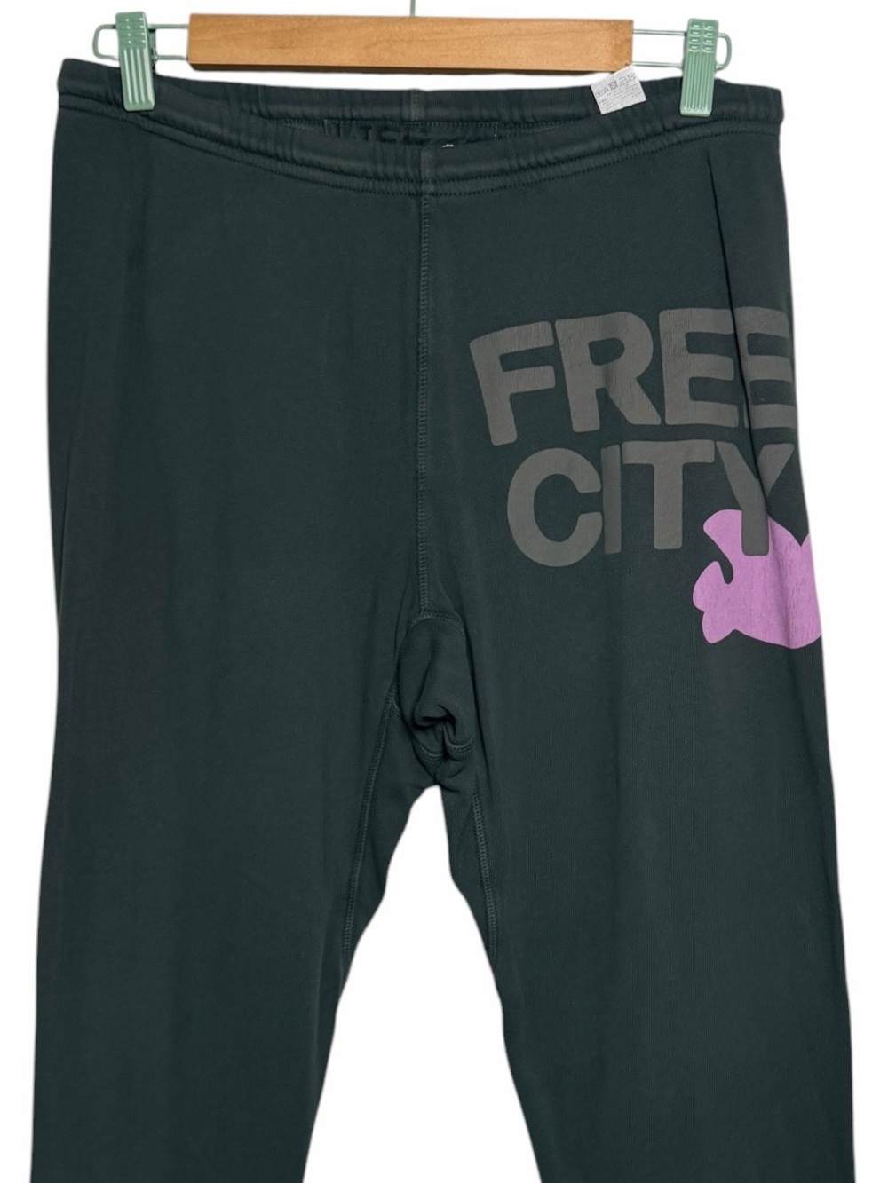 freecity Joggers with Pink Logo Accent Size Large/3 - Picture 3 of 7